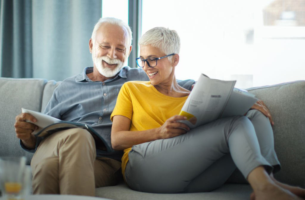 Couple relaxing in Marquis